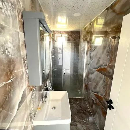 Elegant Private With Garden & Pool Villa *