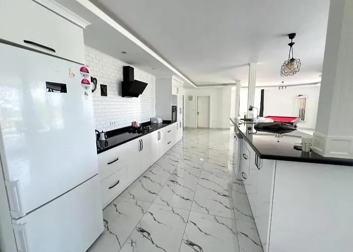 Elegant Private With Garden & Pool Willa *