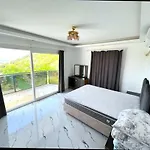 Elegant Private With Garden & Pool Αλάνια
