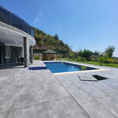 Βίλα Elegant Private With Garden & Pool